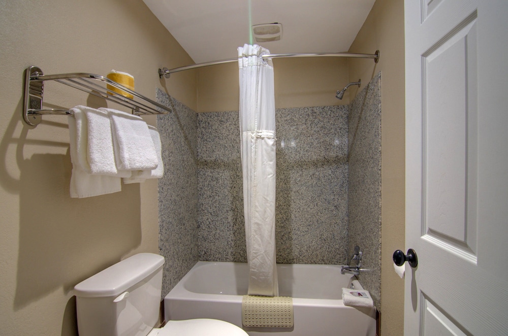 Westbridge Inn and Suites - photo 36