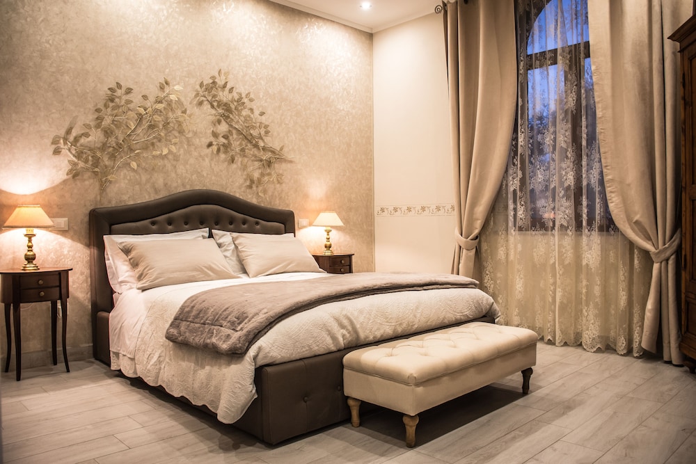 Dolci Mura Luxury Rooms — 4-Star Luxury Hotel in Siena, Italy