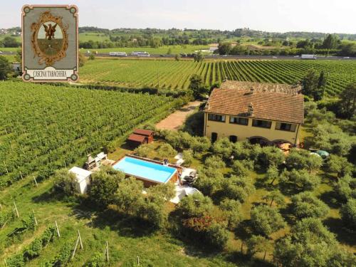 Tabachera X10 Cascina With Private Pool Sirmione Garda Lake — 4-Star Luxury Hotel in Pozzolengo, Italy