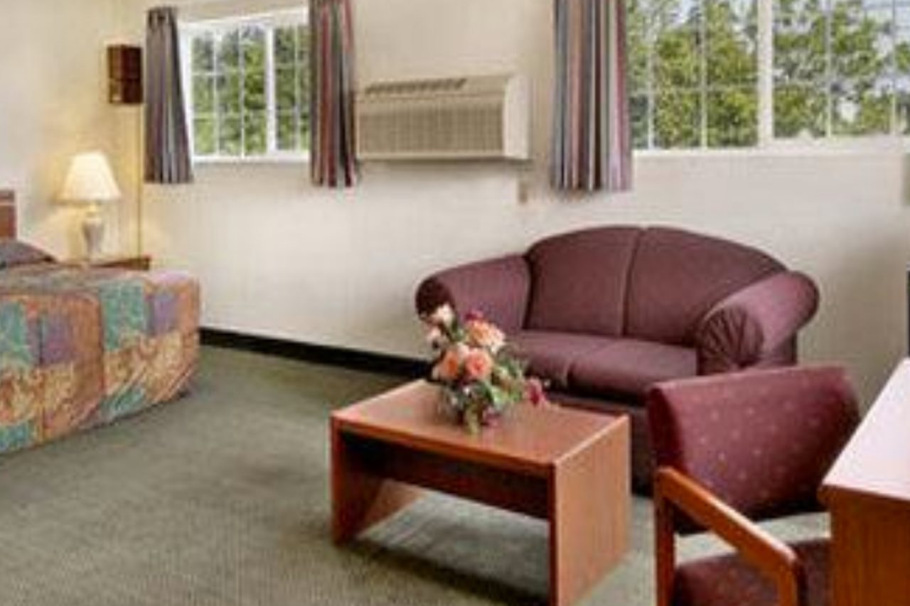 Super 8 Gresham Portland Area - photo 13