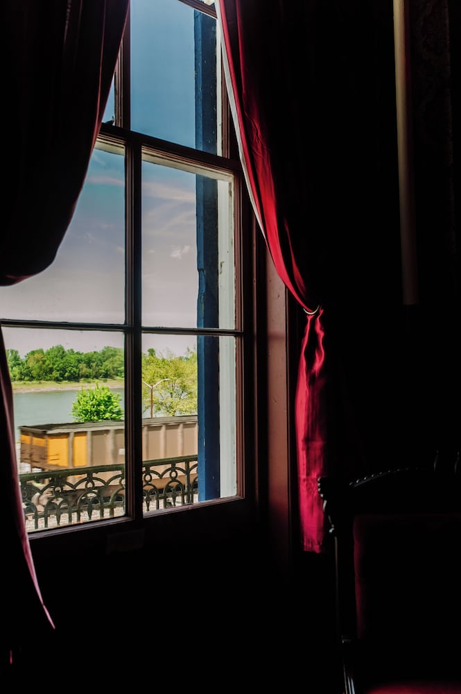 White House Hotel - photo 17