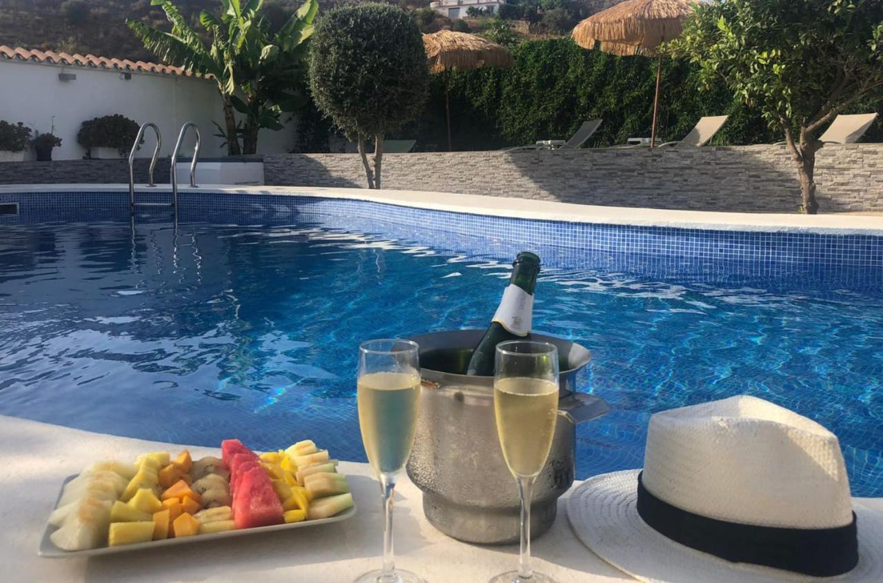 Villa Candela En Benajarafe Piscina Privada — 4-Star Luxury Hotel in Velez-Malaga, Spain