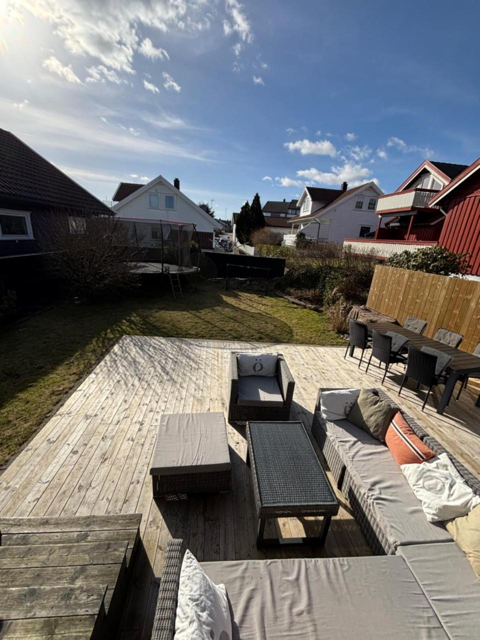 Romslig Familiehus Pa Sørlandskysten — hotel in Sogne