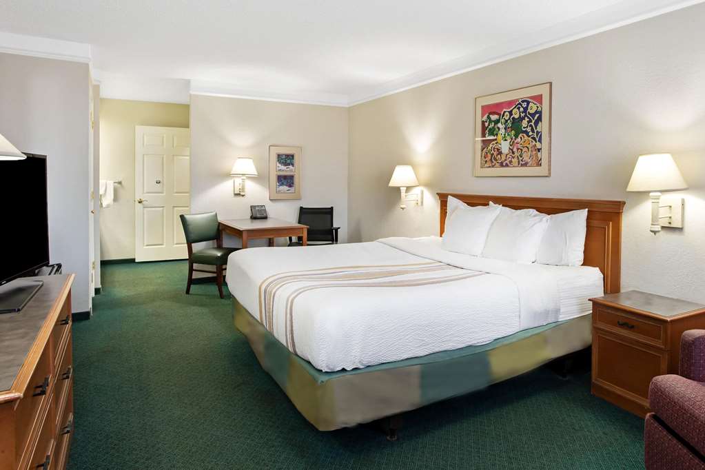 Baymont by Wyndham Fort Stockton - photo 12