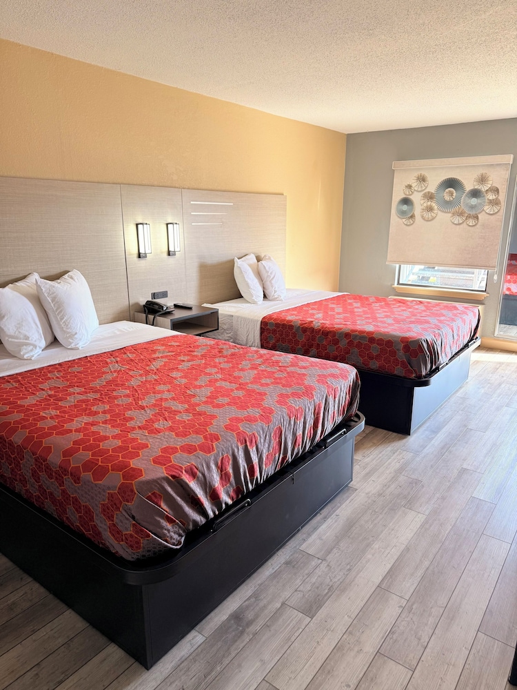Milan Inn & Suites - photo 10