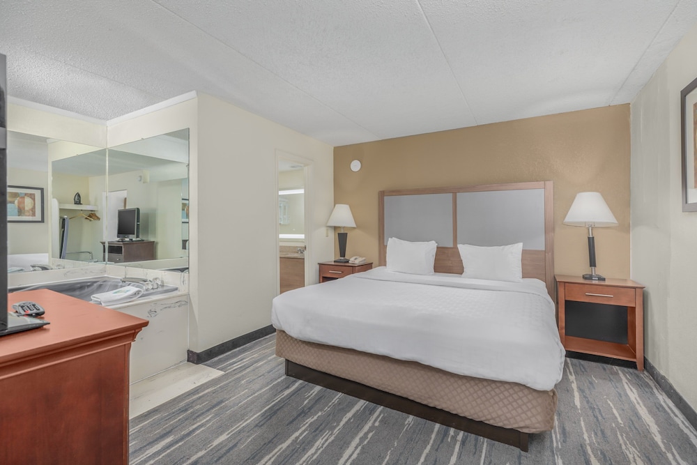Crossroads Inn & Suites - photo 43