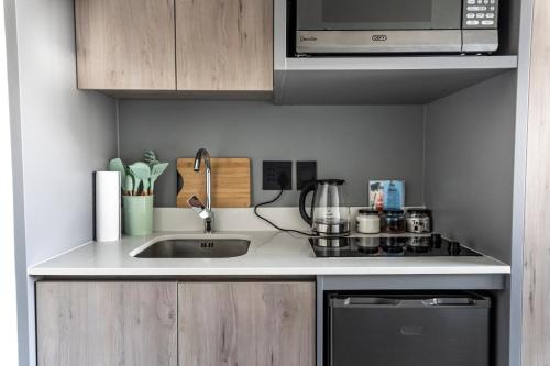 Stunning 1 bedroom apartment with mountain views