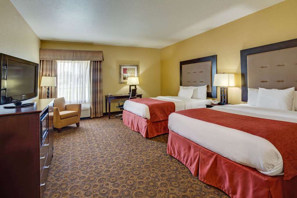La Quinta Inn & Suites by Wyndham Vicksburg - photo 7