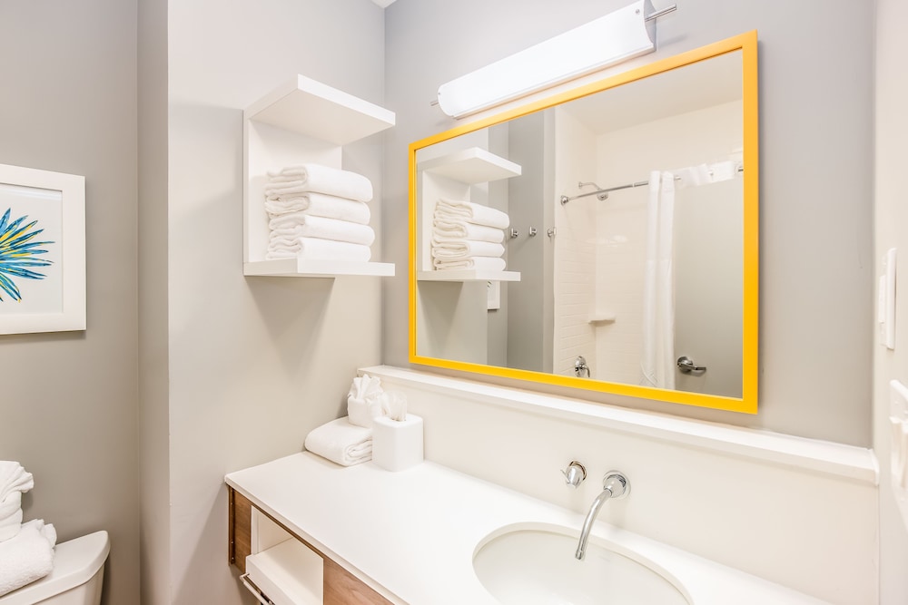 Hampton Inn Pensacola Beach - photo 56