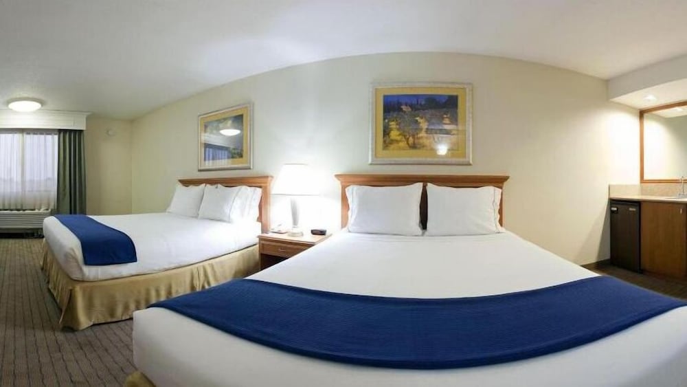 Holiday Inn Express Hotel & Suites Corning by IHG - photo 9