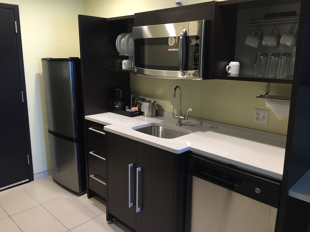 Home2 Suites by Hilton Rahway - photo 14