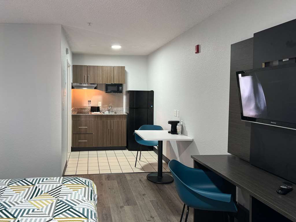 Studio 6 Extended Stay West Palm Beach FL - photo 8