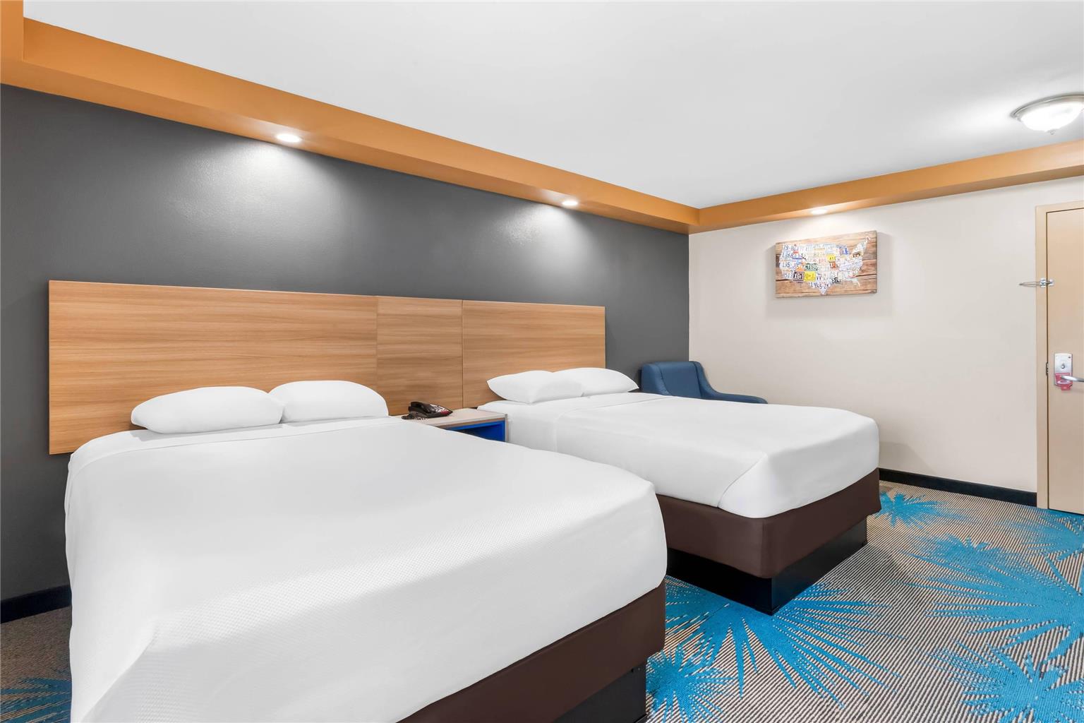Econo Lodge Woodbridge - photo 26
