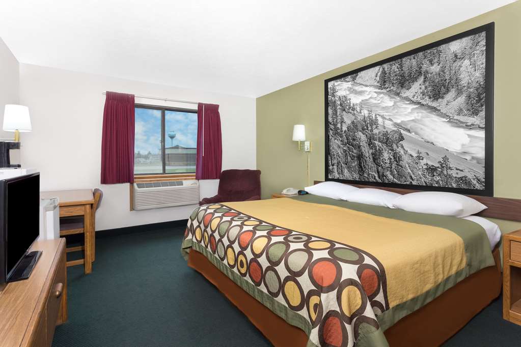Super 8 by Wyndham Antigo - photo 12