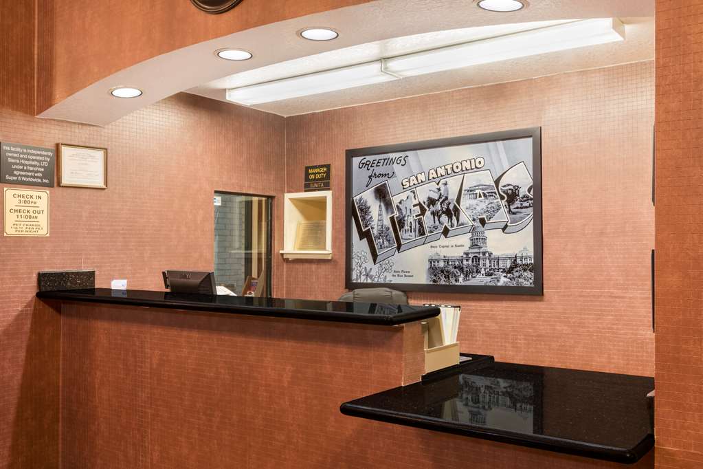 Super 8 by Wyndham San Antonio at I 10 - photo 3