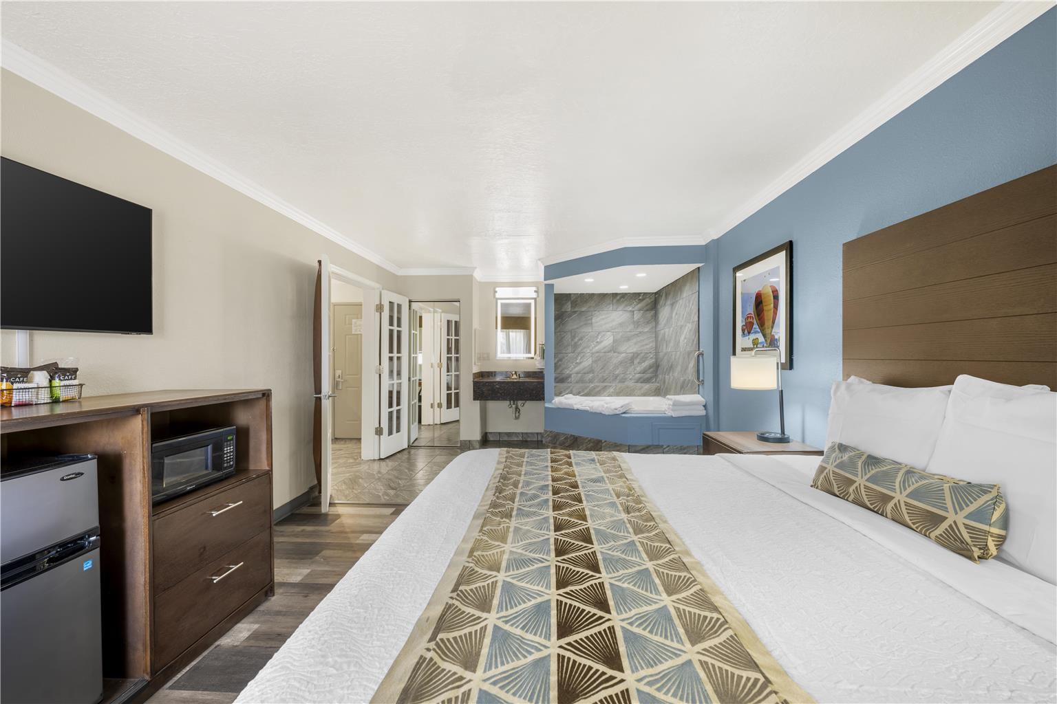 Best Western Airport Albuquerque InnSuites Hotel & Suites - photo 18