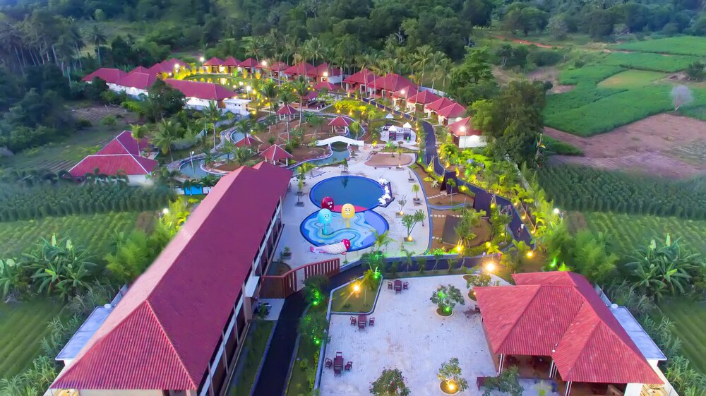 Dayang Resort Singkawang — hotel in Singkawang