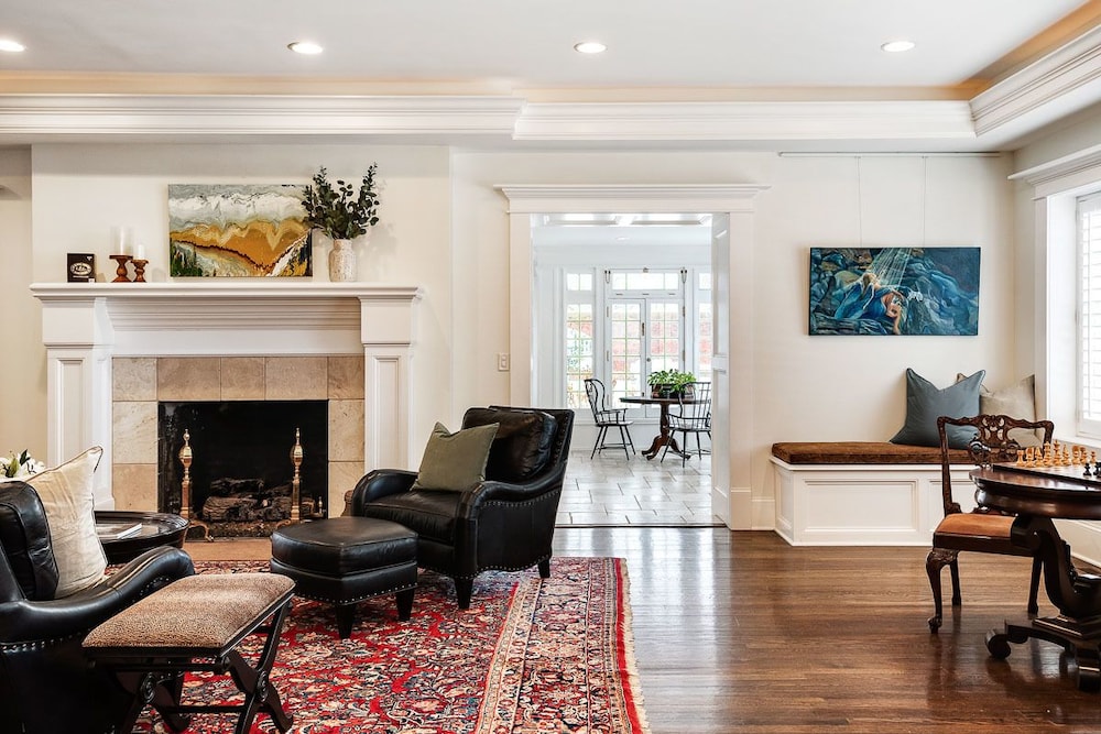 Oak Street Mansion - photo 25
