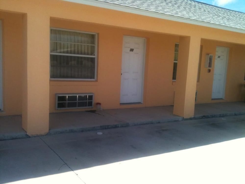 Desoto Motel - photo 25