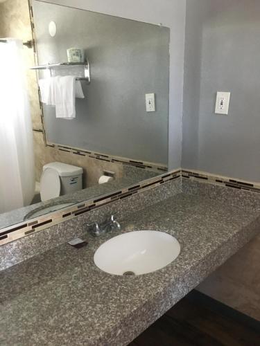 Valley Motel - photo 15