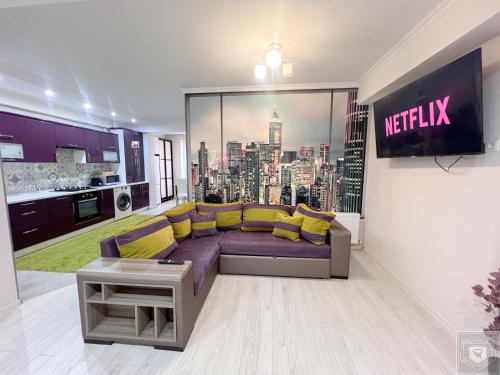 RentHouse Apartments Deep Purple — 4-Star Luxury Hotel in Chisinau, Moldova