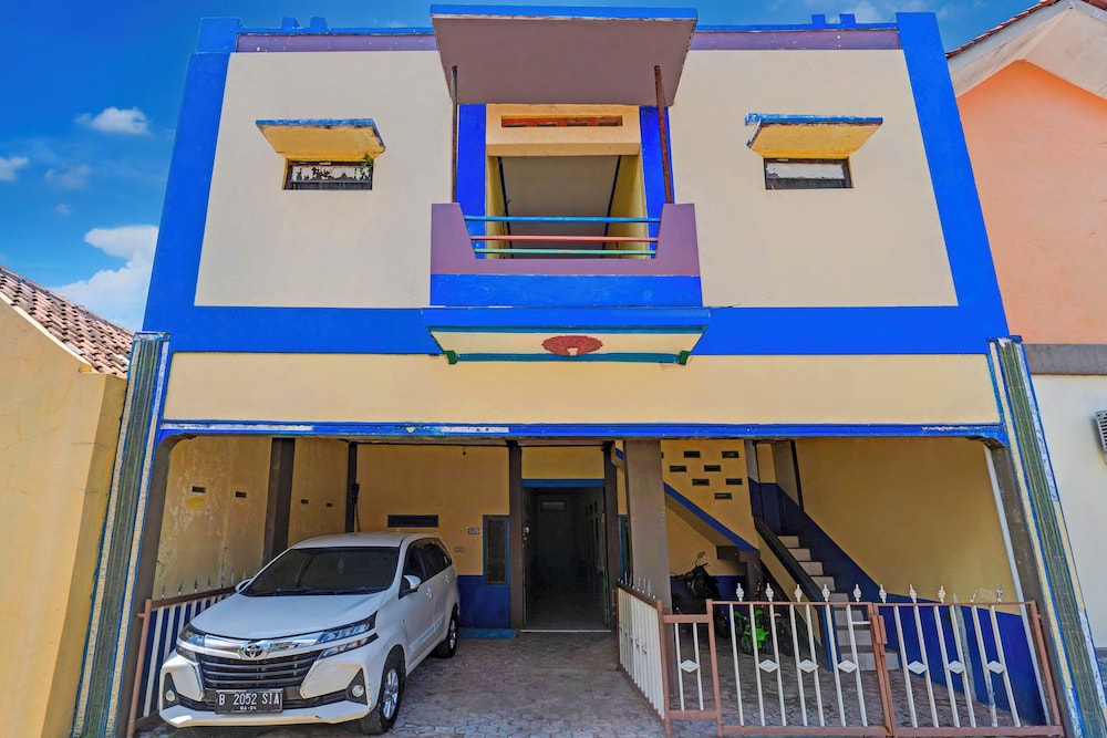 Hotel O Wisma Dua Putra Syariah in Majalengka, Indonesia