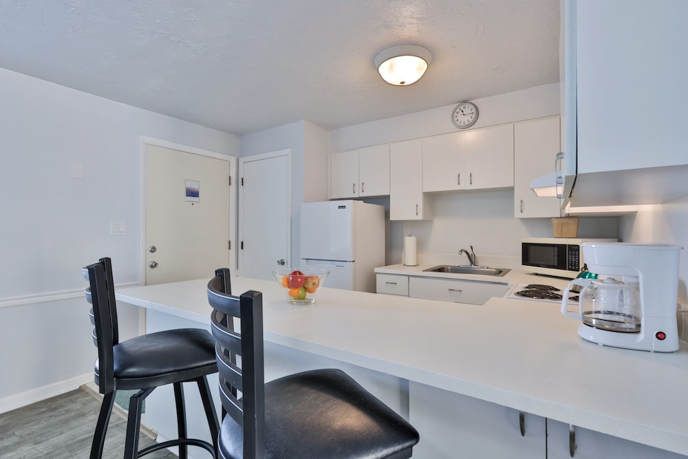 Coastal Waters Inn - photo 52