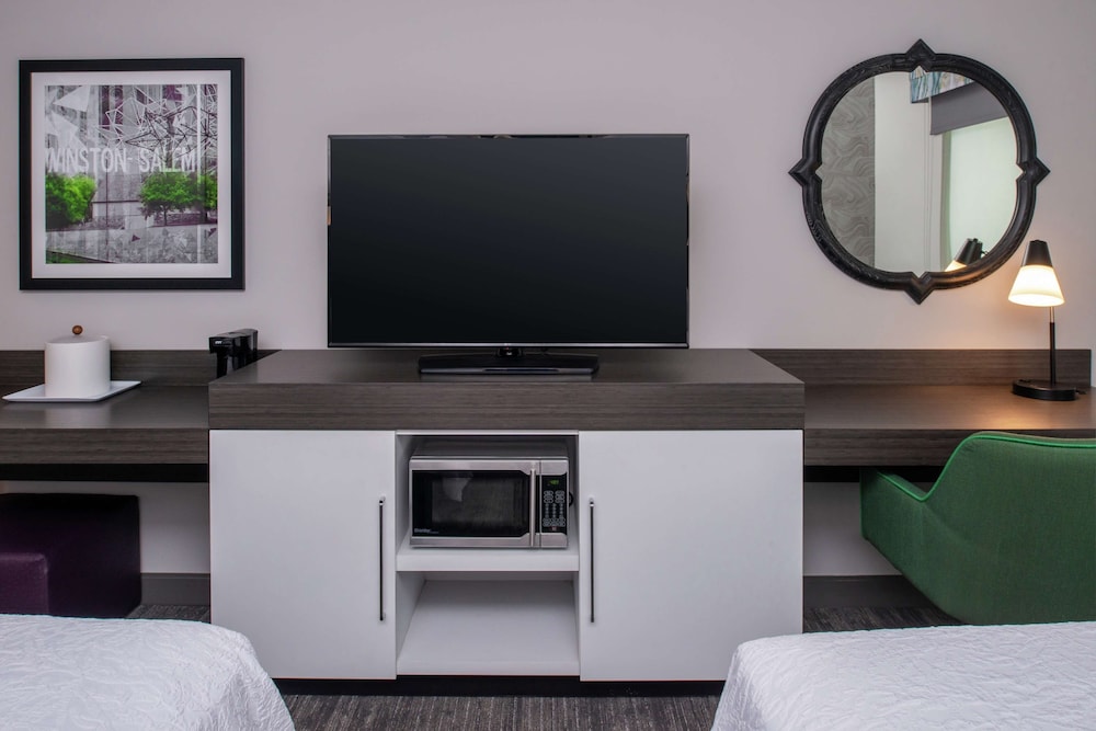 Hampton Inn & Suites Winston Salem Downtown - photo 10