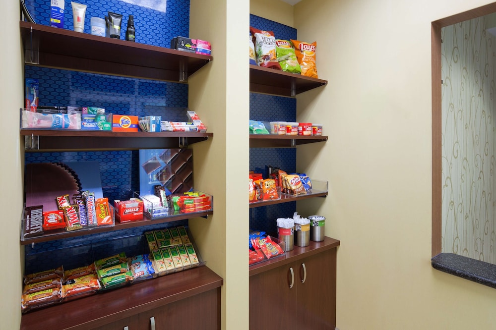 Hampton Inn & Suites Lino Lakes - photo 44