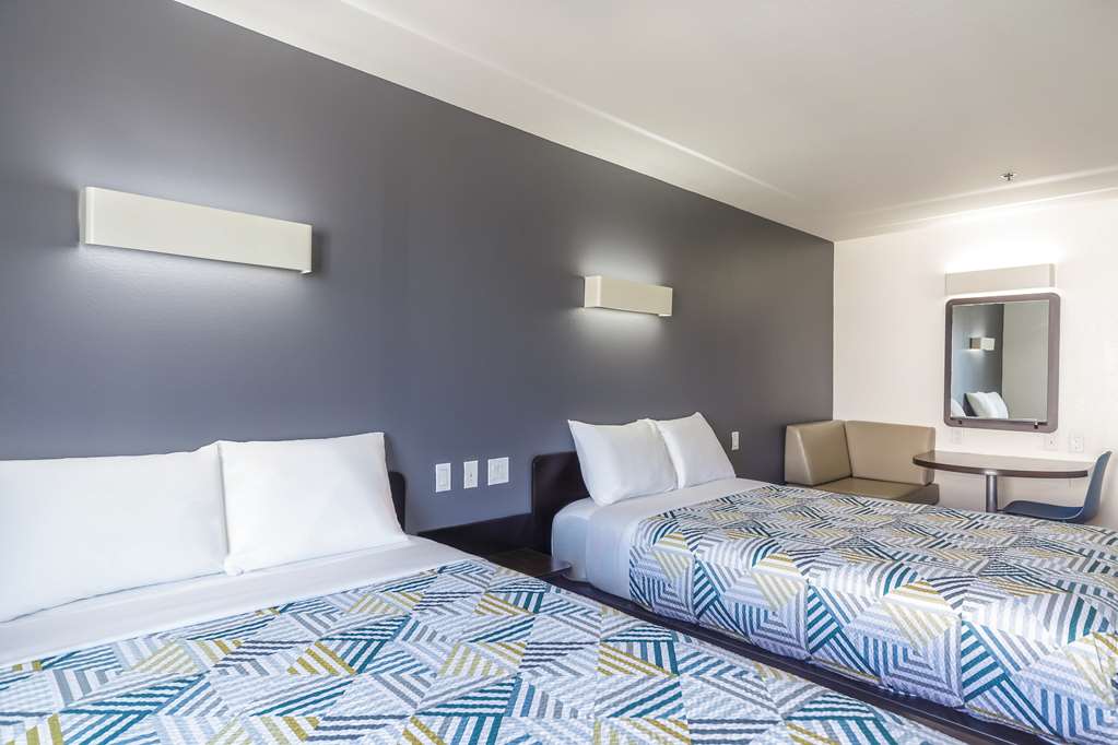Motel 6 Laredo TX Airport - photo 17