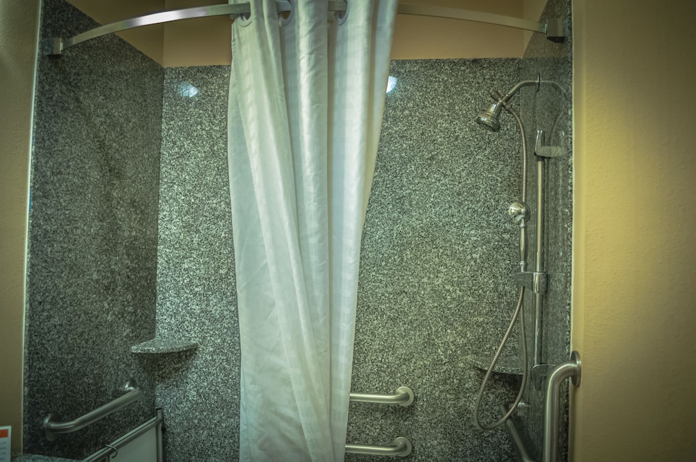 Candlewood Suites New Iberia by IHG - photo 36