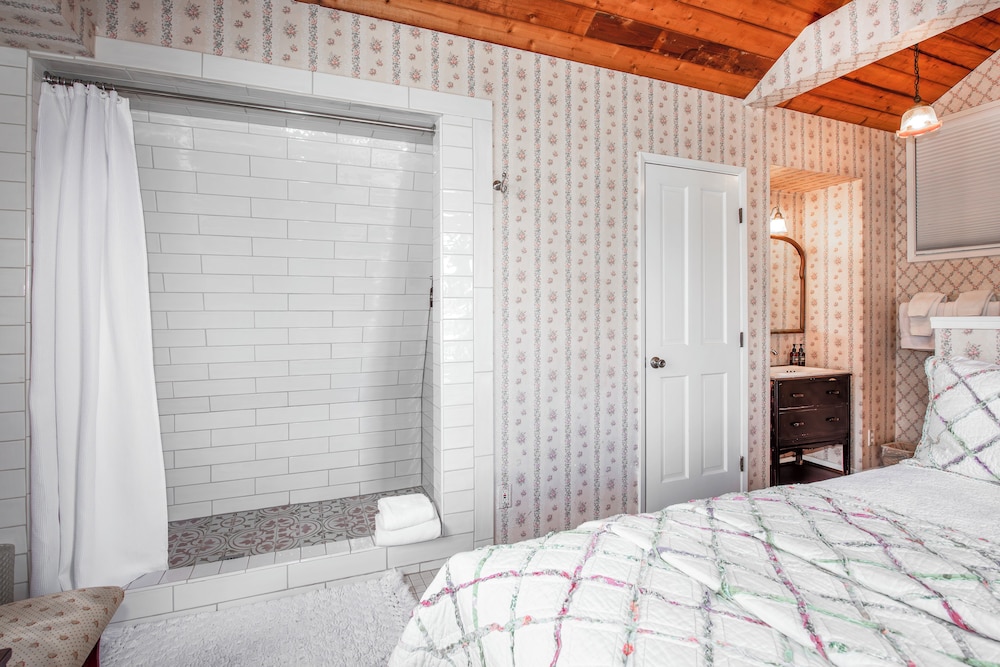 Bath Street Inn - photo 53