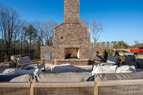 Upscale New Apt Pool Long Stays — 4-Star Luxury Hotel in Athens, United States