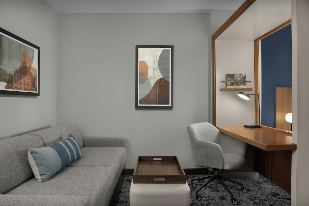 SpringHill Suites Savannah Downtown Historic District - photo 15