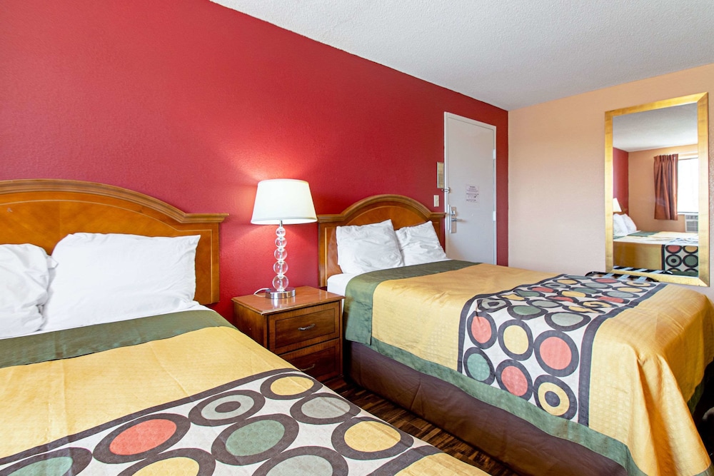 Knights Inn Utica - photo 12