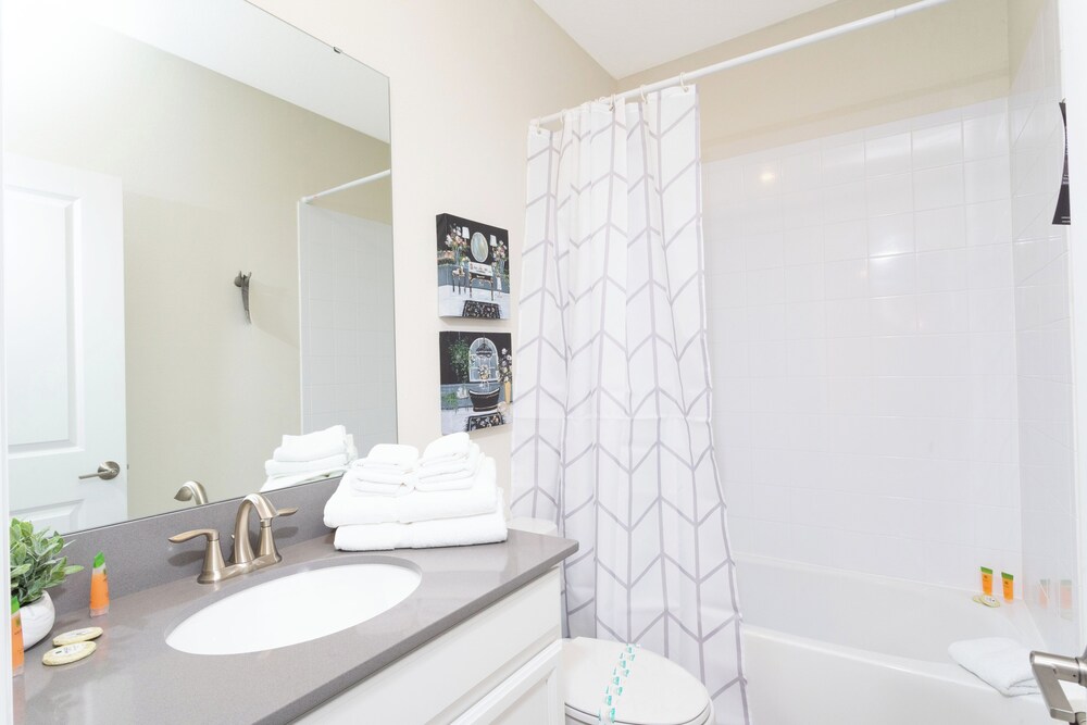 Gorgeous 6 Bd SF Close to Disney w Pool Champions Gate Resort 712 - photo 26