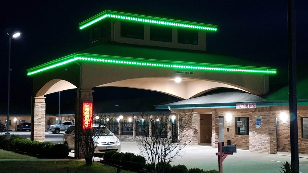 Quality One Motel - photo 27