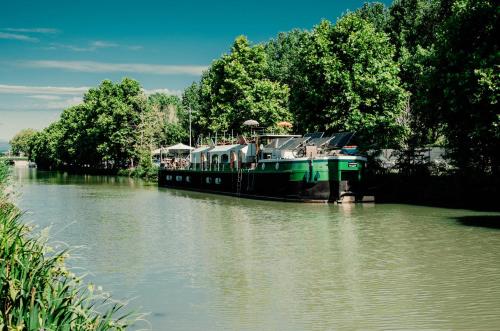 Péniche La Messagère in Villeneuve-Les-Beziers, France