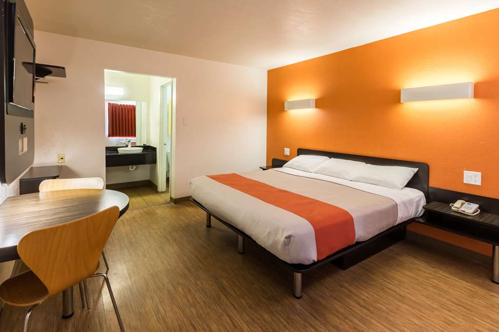 Motel 6 Stephenville TX - photo 9