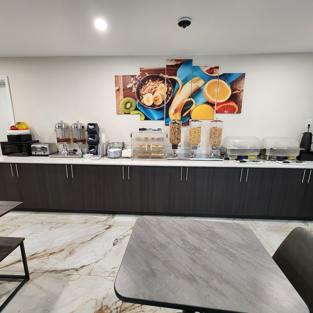 Baymont Inn & Suites by Wyndham Chattanooga - photo 16
