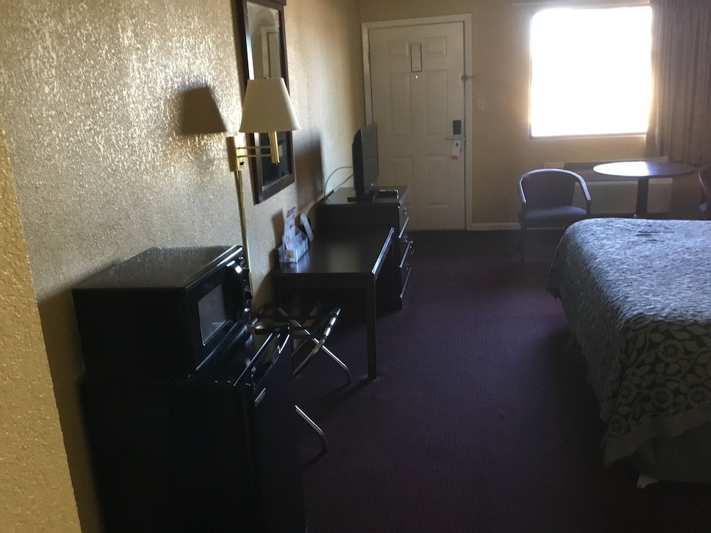 Travel Inn North Little Rock - photo 12