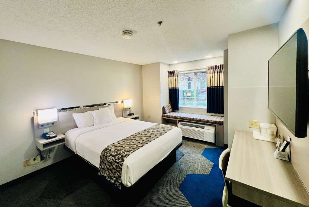 Microtel Inn by Wyndham Georgetown - photo 26