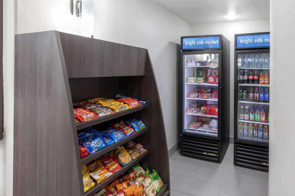 La Quinta Inn & Suites by Wyndham Port Lavaca - photo 32