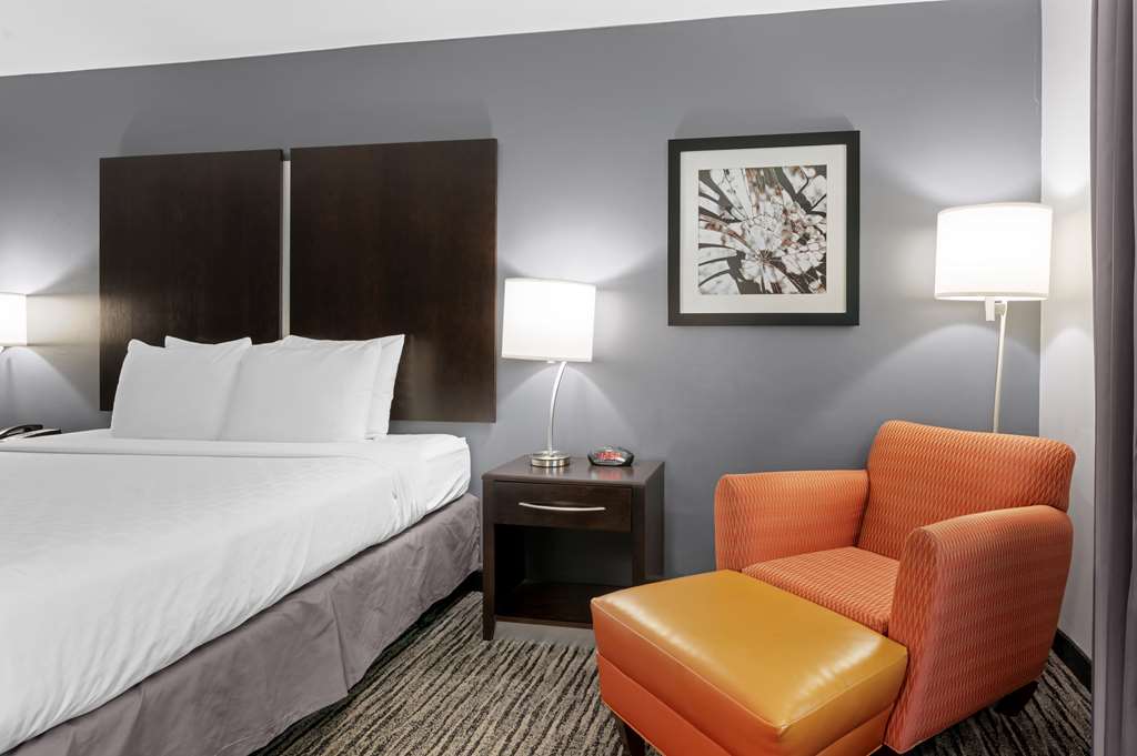 Best Western University Inn At Valparaiso - photo 21