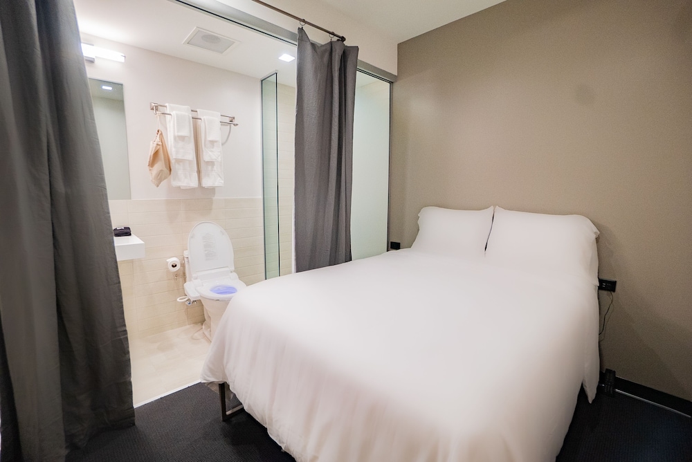 SOVA Micro Room & Social Hotel - photo 36