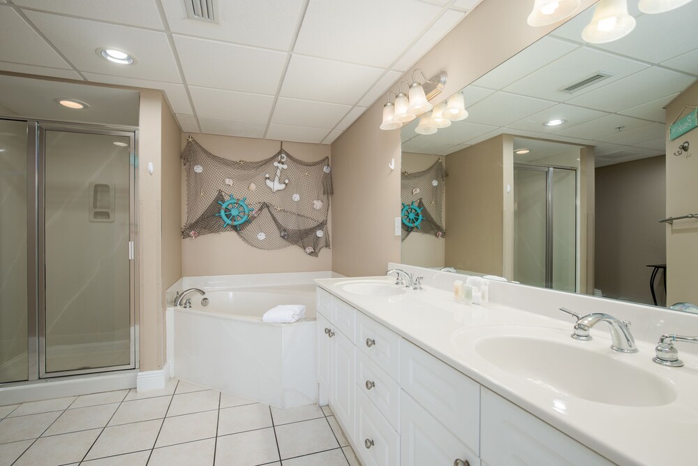 Emerald Beach Resort 1430 Two Bedroom Condo - photo 25