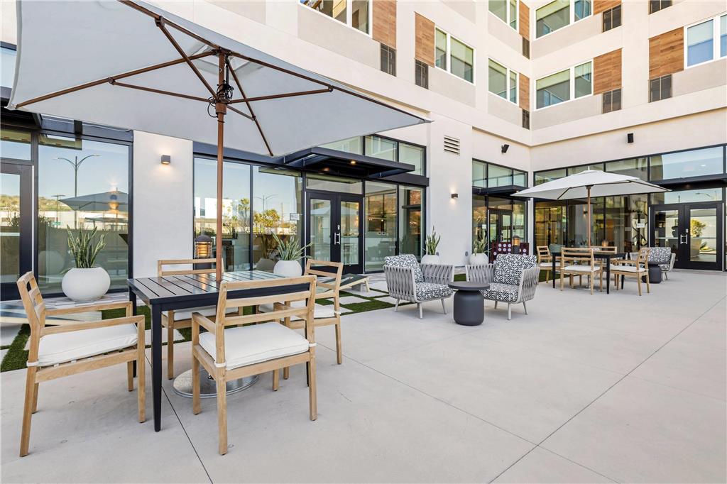 Cambria Hotel Burbank Airport - photo 48