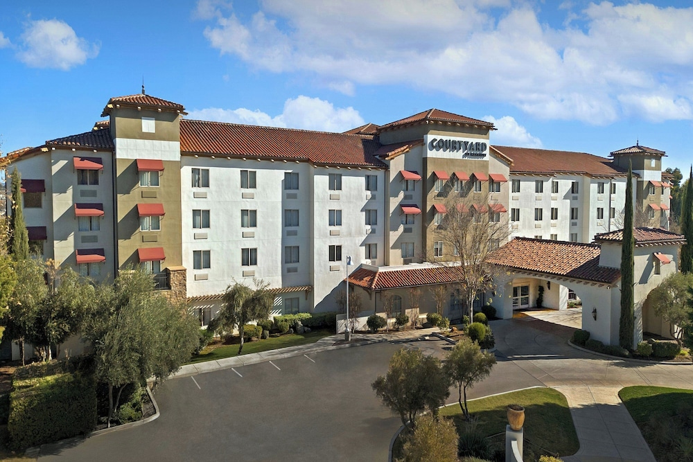Courtyard Marriott Paso Robles - photo 41