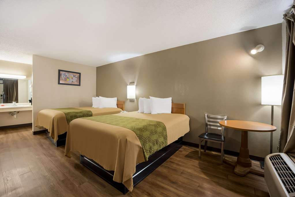Econo Lodge Live Oak - photo 13