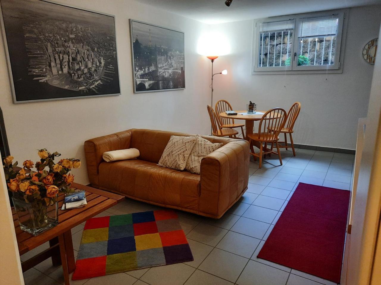 #10Ilnumeroperfetto Independent Entrance Private Parking & Garten — 4-Star Luxury Hotel in Morbio Inferiore, Switzerland